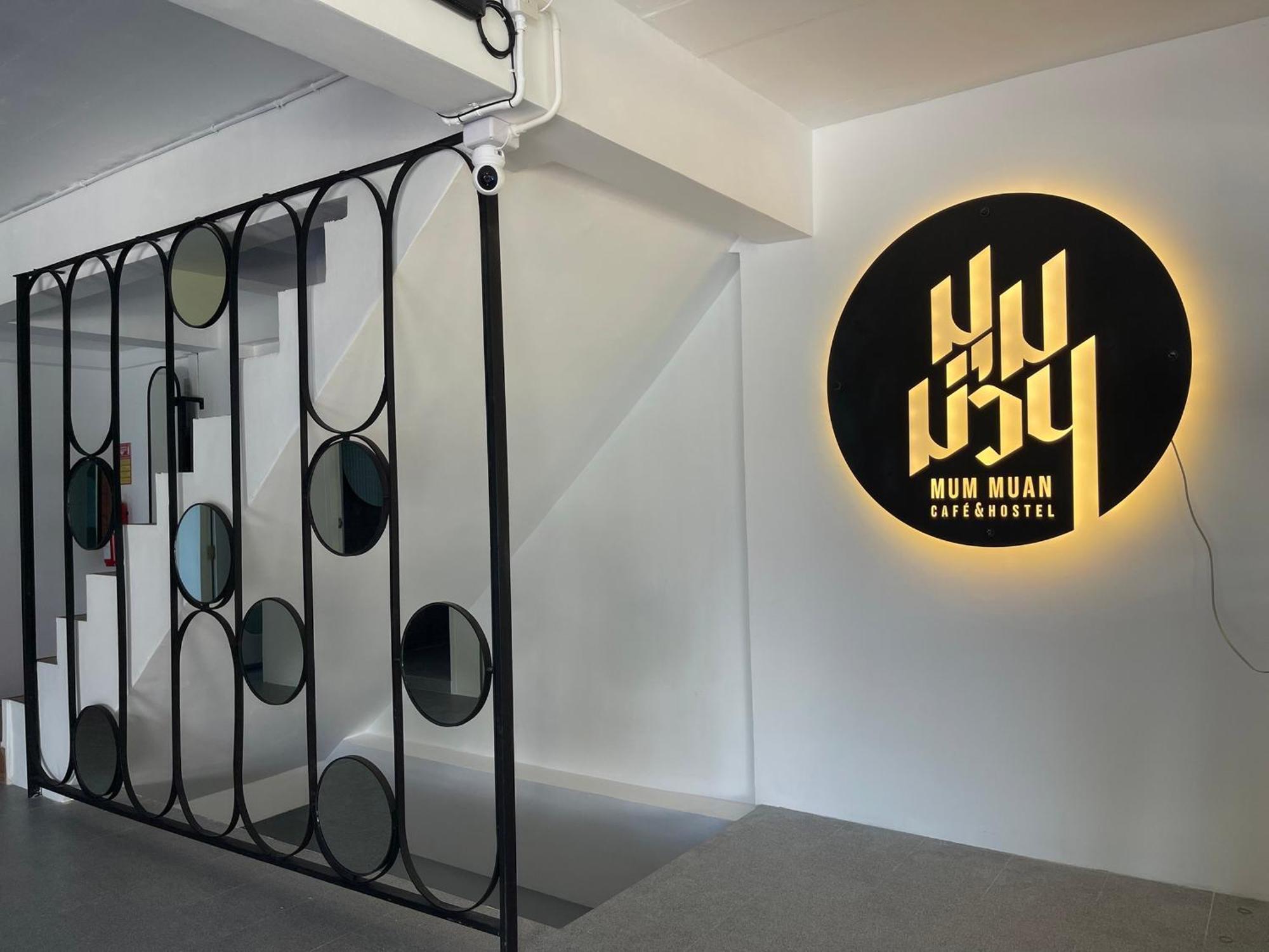 צ'יאנג מאי The Corner มุมม่วน คาเฟ่ แอนด์ โฮสเทล Mummuan Hostel מראה חיצוני תמונה